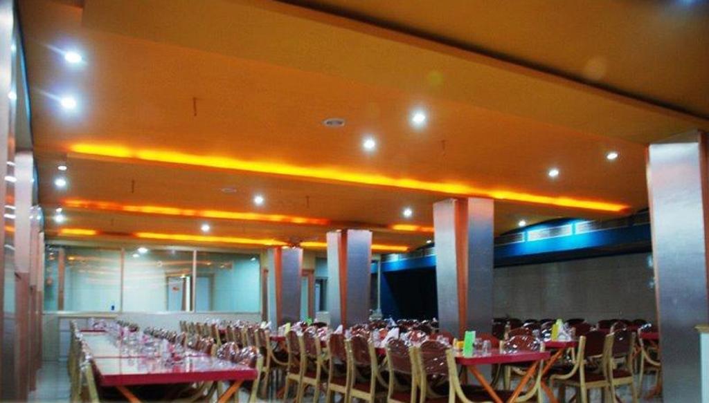 Hotel Nyay Mandir Bharuch Eksteriør bilde