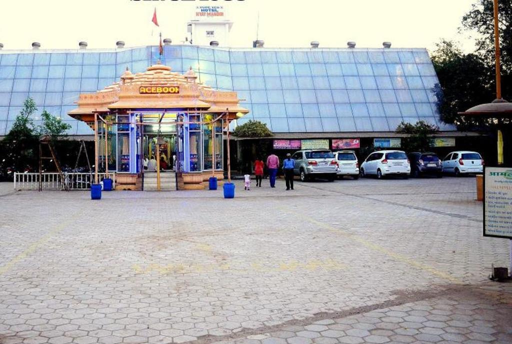 Hotel Nyay Mandir Bharuch Eksteriør bilde